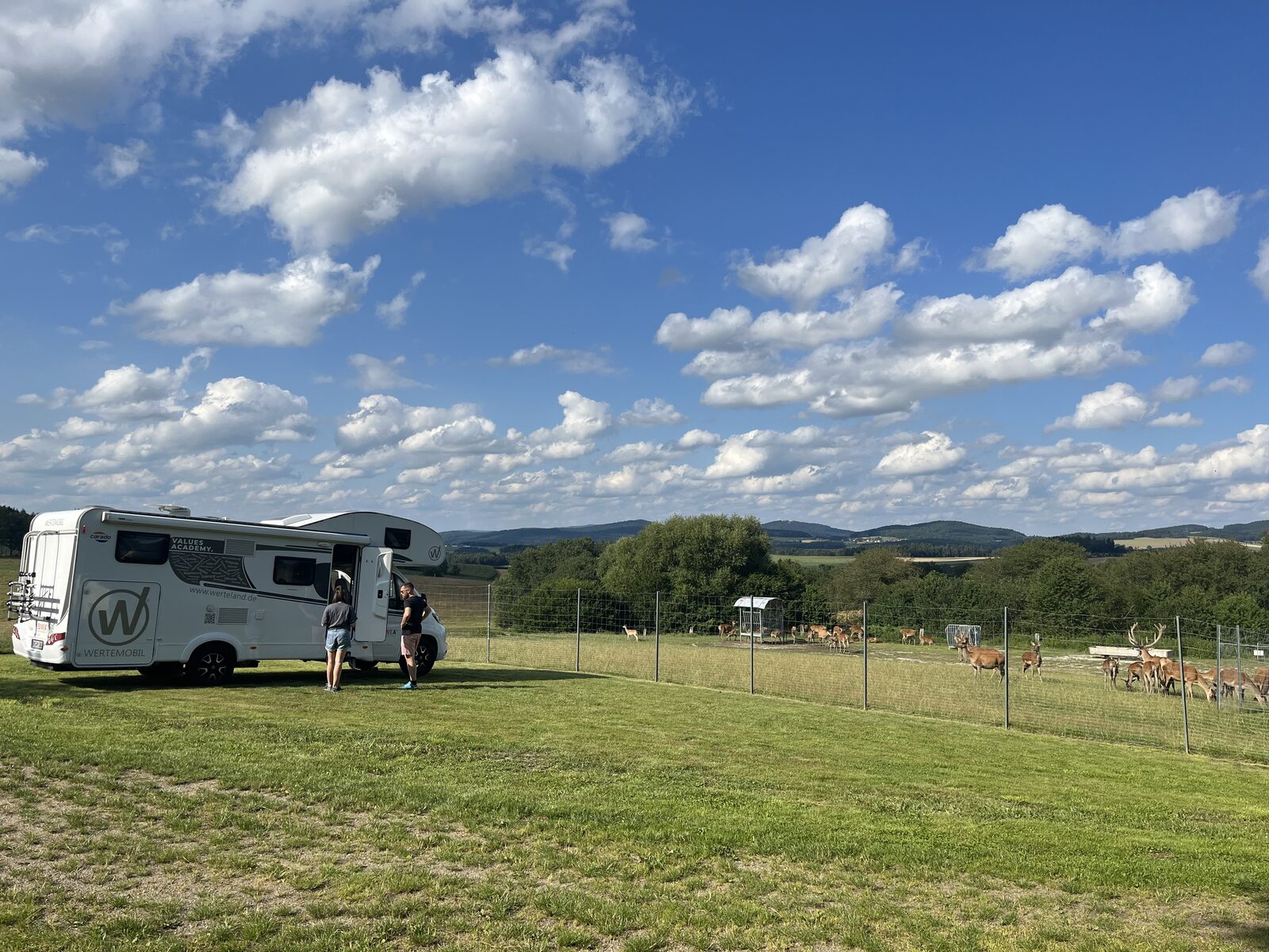 Wohnmobil am Hof